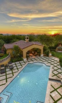 Beautifully landscaped Scottsdale backyard by PTL Landscaping